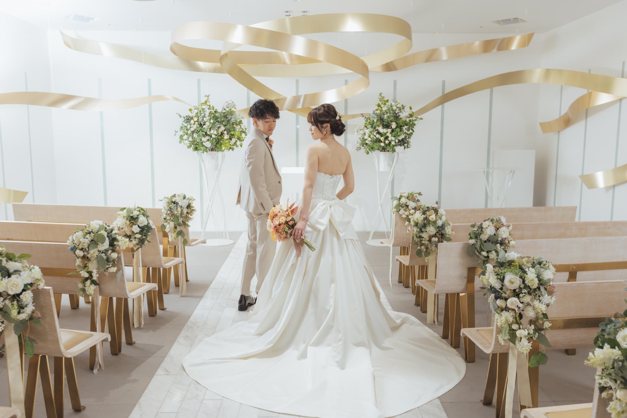 “家族と、もうひとつの大切な存在と。”やわらかな光に包まれたウェディングフォト